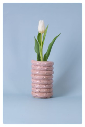 Wazon ceramiczny Halo z białym tulipanem