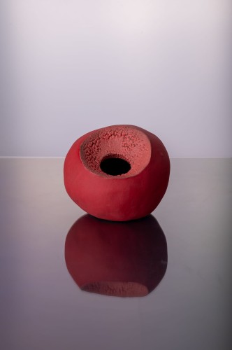 Dekoracja ceramiczna Nodo I na ciemnym tle
