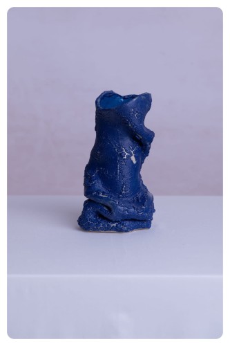 Wazon ceramiczny Kobalt III na jasnym tle