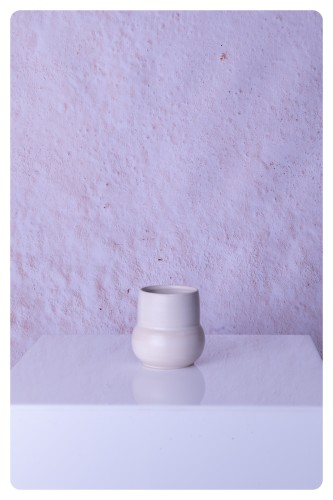 Jasny wazon ceramiczny Lumo II – ToTu Ceramika