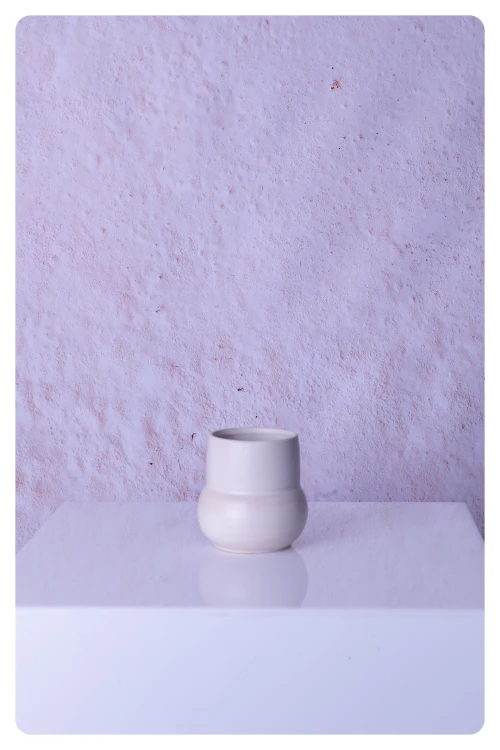 Jasny wazon ceramiczny Lumo II – ToTu Ceramika