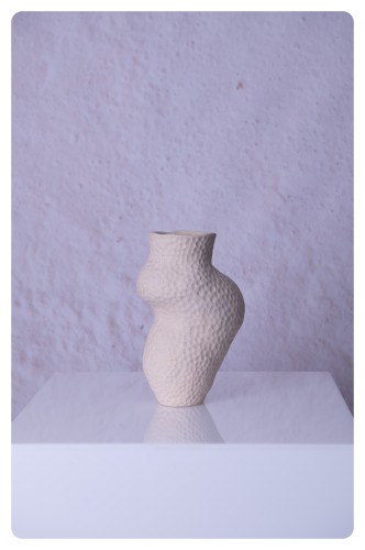 Wazon ceramiczny Soma I o asymetrycznej formie