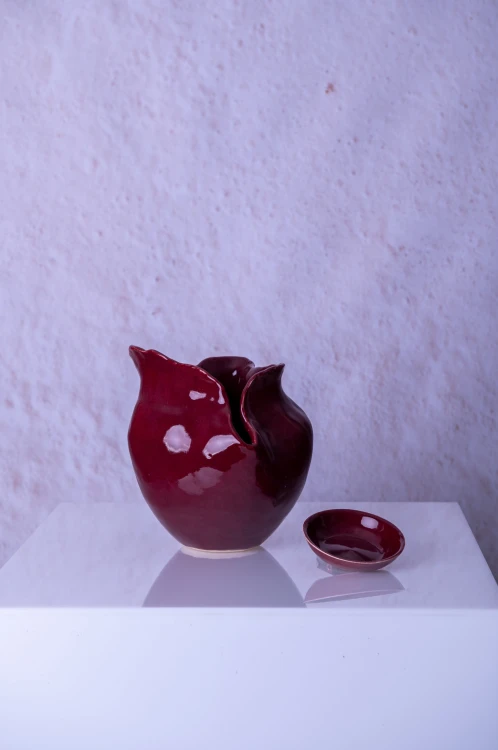 Wazon ceramiczny Mora II w bordowym błyszczącym wykończeniu