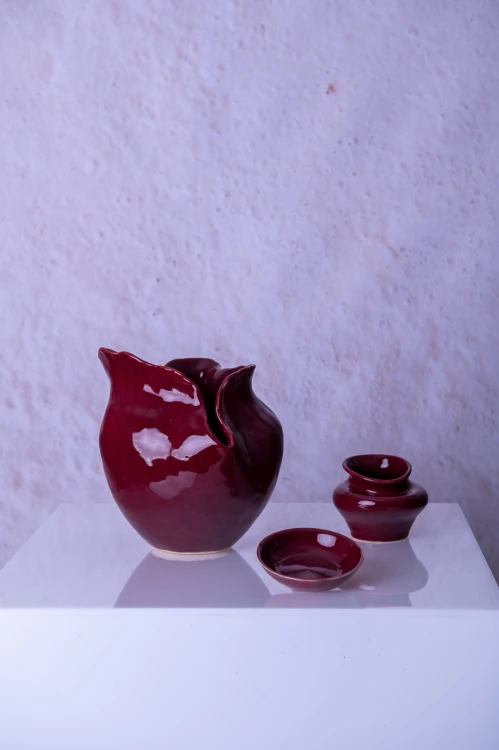 Wazon ceramiczny Mora II z mniejszymi formami z serii Mora