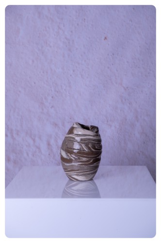 Wazon ceramiczny Sumi II z warstwowym wzorem w odcieniach brązu i beżu