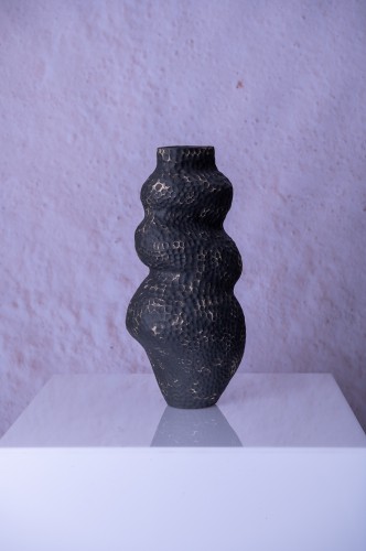 Wazon ceramiczny Soma II o nieregularnej rzeźbiarskiej formie